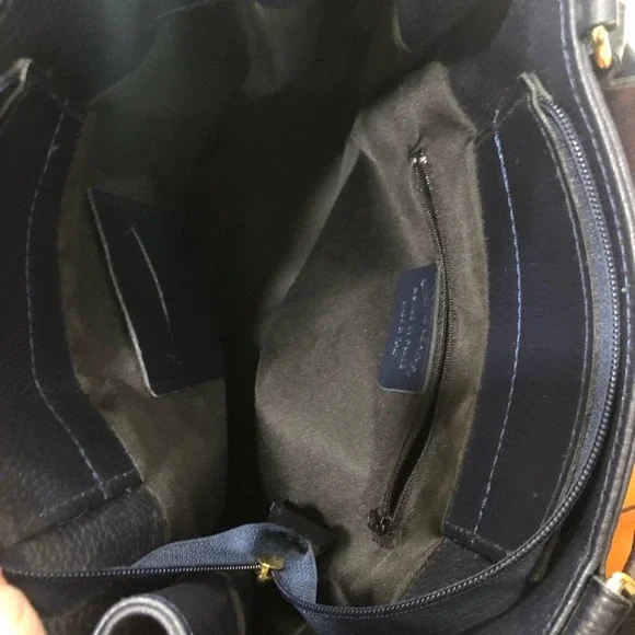 Sophisticated Navy Leather Tote Bag - Picture 10 of 15
